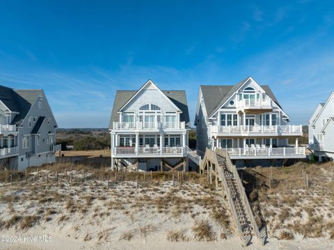 A home in North Topsail Beach