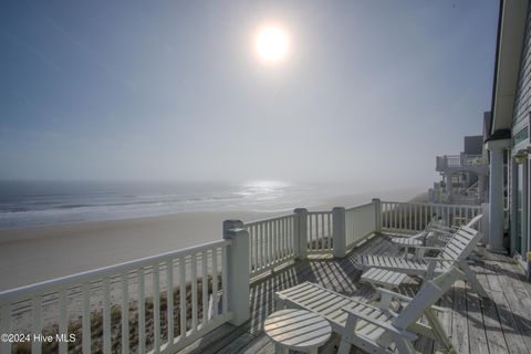 A home in North Topsail Beach