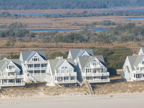 A home in North Topsail Beach