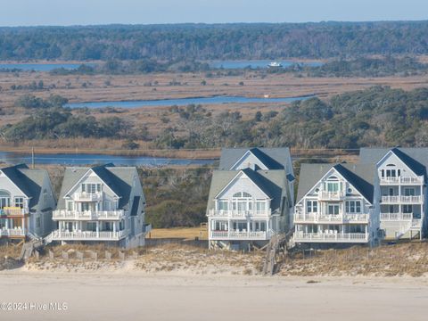 A home in North Topsail Beach