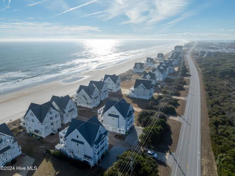 A home in North Topsail Beach