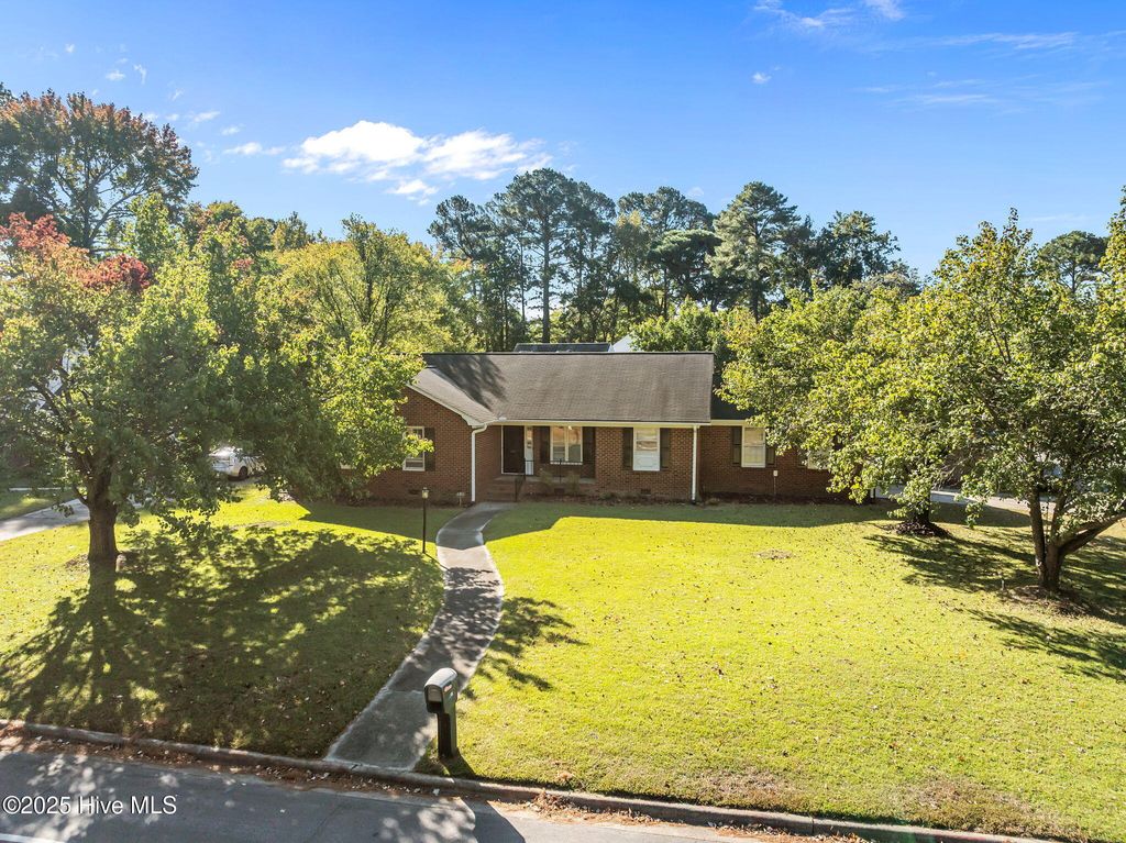 Photo of 407 Cedarhurst Road, Greenville, NC 27834 (MLS # 100537872)