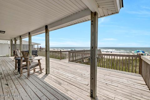 A home in North Topsail Beach