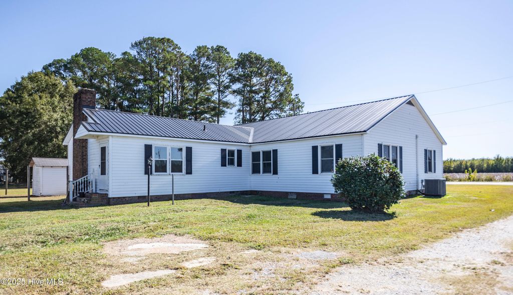 Photo of 2600 Manning Road, Jamesville, NC 27846 (MLS # 100538410)
