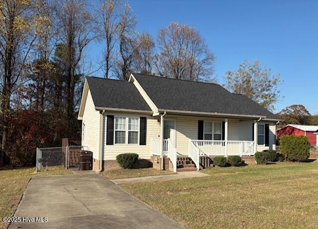 Photo of 524 Twin Creeks Drive, Goldsboro, NC 27530 (MLS # 100543200)
