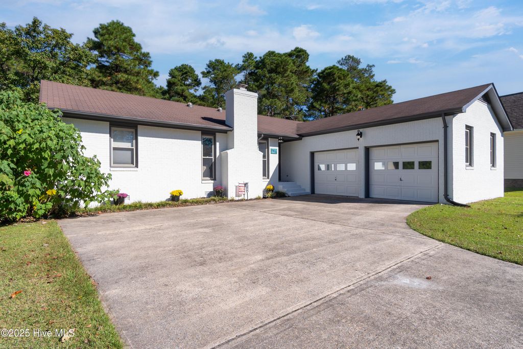 Photo of 1814 Caracara Drive, New Bern, NC 28560 (MLS # 100536943)