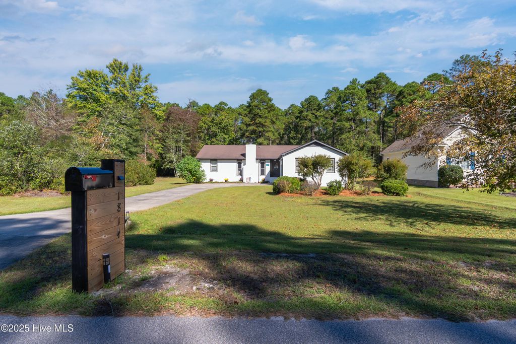Photo of 1814 Caracara Drive, New Bern, NC 28560 (MLS # 100536943)