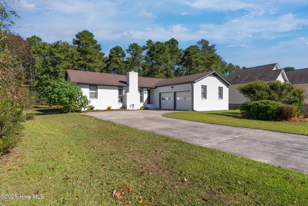 Photo of 1814 Caracara Drive, New Bern, NC 28560 (MLS # 100536943)