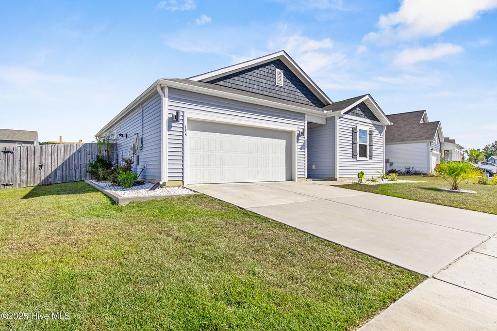Photo of 158 Tributary Circle, Wilmington, NC 28401 (MLS # 100535105)