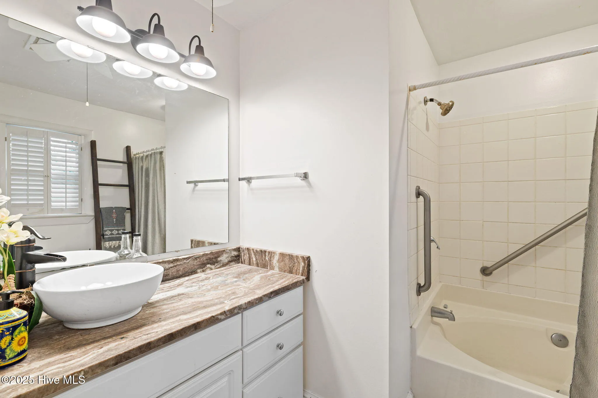 Wilmington, North Carolina 28403, United States, 3 Bedrooms Bedrooms, ,3 BathroomsBathrooms,Residential,Pending,192721