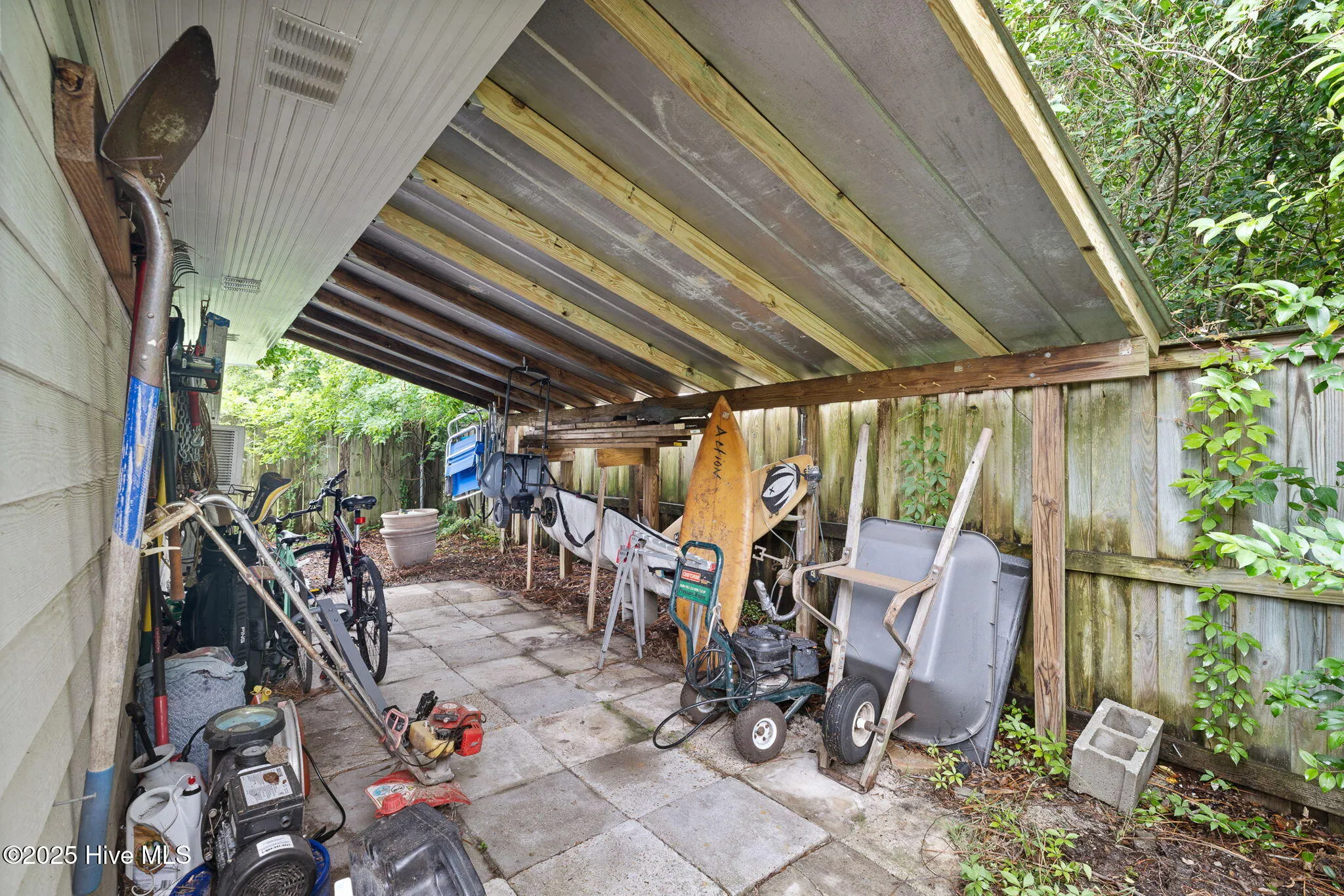 Wilmington, North Carolina 28403, United States, 3 Bedrooms Bedrooms, ,3 BathroomsBathrooms,Residential,Pending,192721