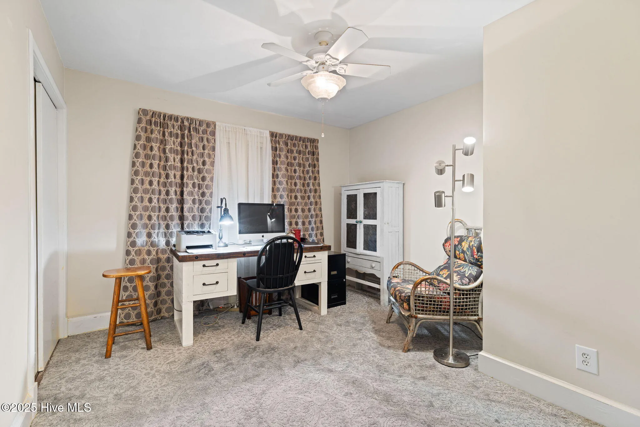 Wilmington, North Carolina 28403, United States, 3 Bedrooms Bedrooms, ,3 BathroomsBathrooms,Residential,Pending,192721