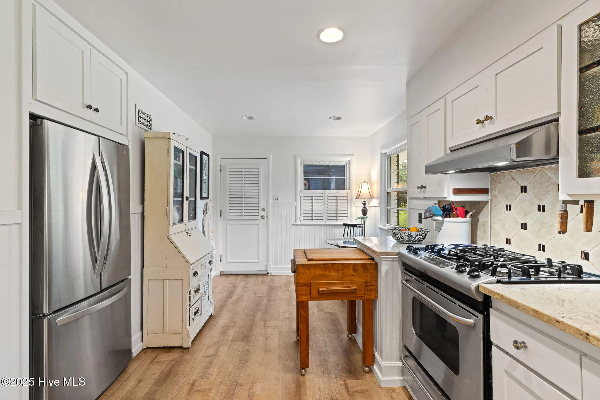 Wilmington, North Carolina 28403, United States, 3 Bedrooms Bedrooms, ,3 BathroomsBathrooms,Residential,Pending,192721