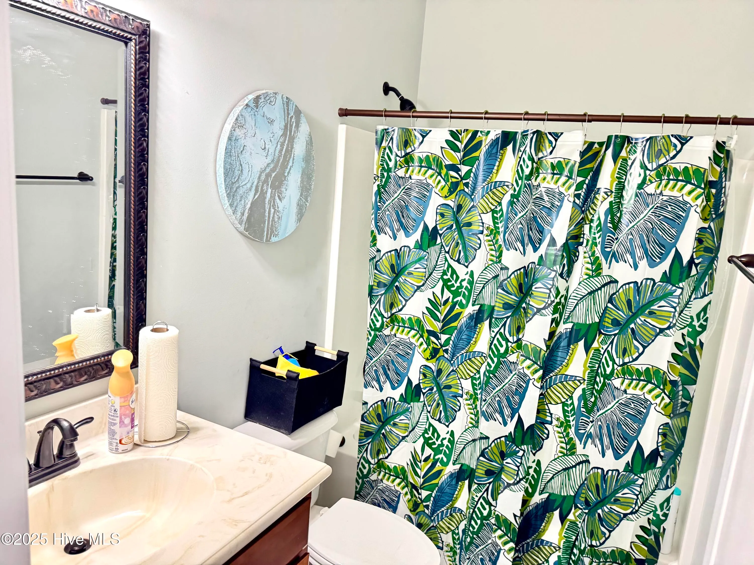 Greenville, North Carolina 27834, United States, 3 Bedrooms Bedrooms, ,2 BathroomsBathrooms,Residential,Active,232120