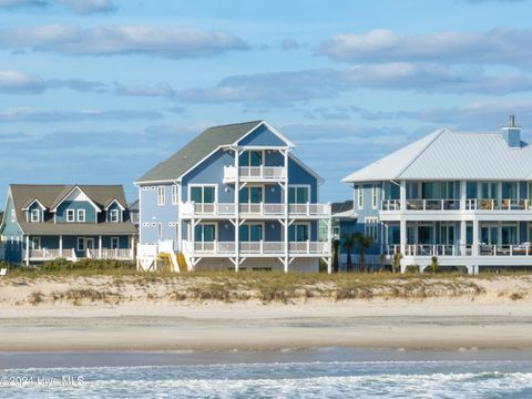 A home in North Topsail Beach