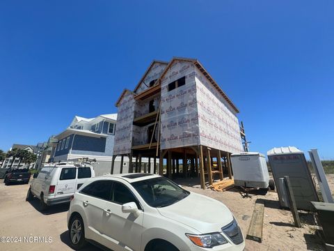 A home in North Topsail Beach