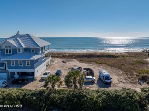 A home in North Topsail Beach