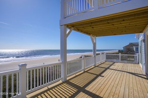 A home in North Topsail Beach