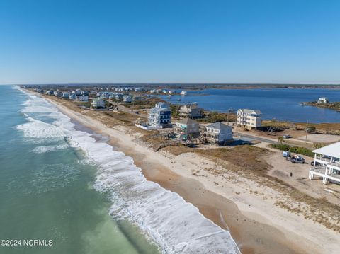 A home in North Topsail Beach