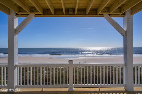 A home in North Topsail Beach