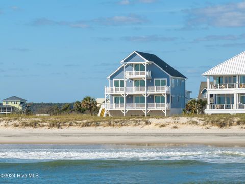 A home in North Topsail Beach