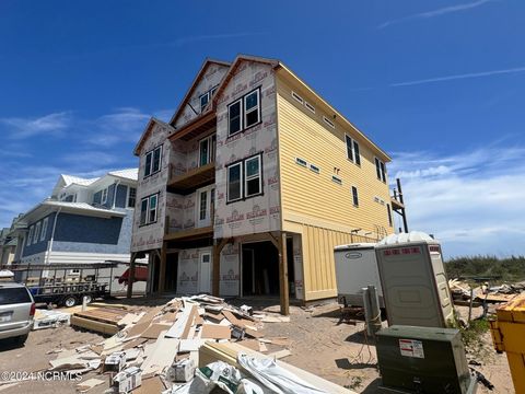 A home in North Topsail Beach