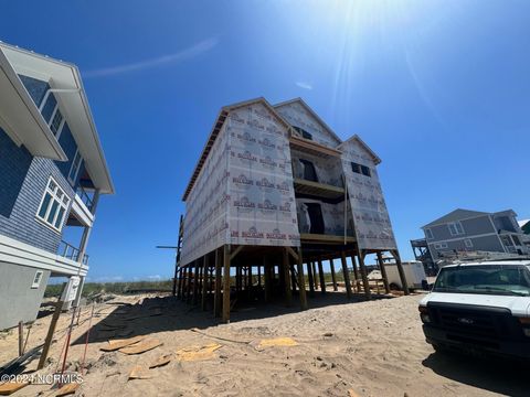 A home in North Topsail Beach