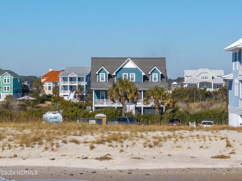 A home in North Topsail Beach