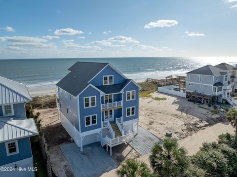 A home in North Topsail Beach