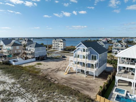 A home in North Topsail Beach