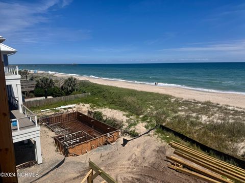 A home in North Topsail Beach