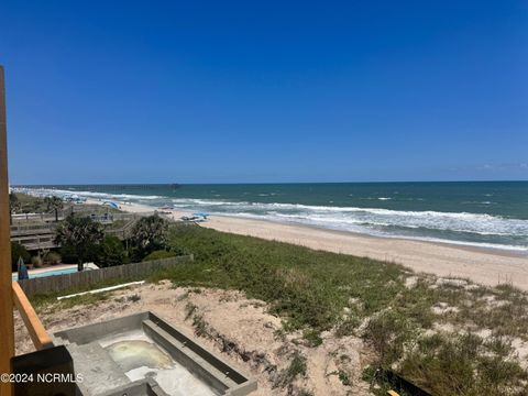 A home in North Topsail Beach