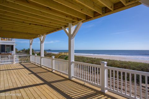 A home in North Topsail Beach