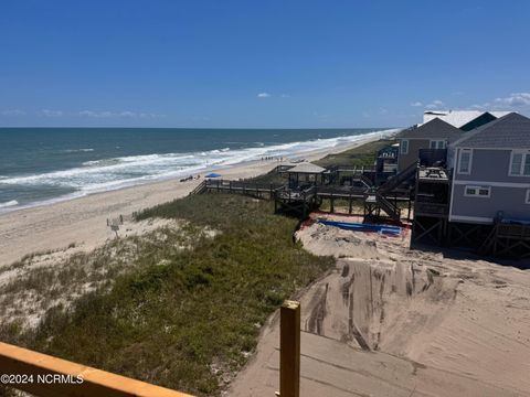 A home in North Topsail Beach