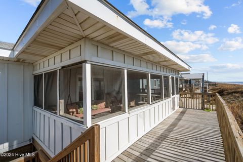 A home in Oak Island