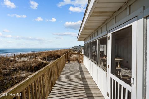 A home in Oak Island