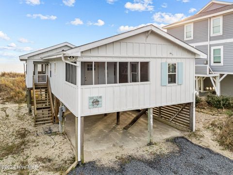 A home in Oak Island