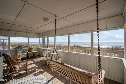 A home in Oak Island