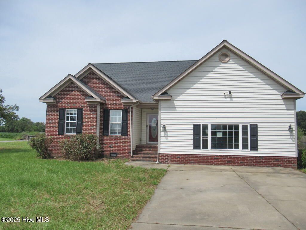 Photo of 201 Heron Drive, Goldsboro, NC 27534 (MLS # 100537379)