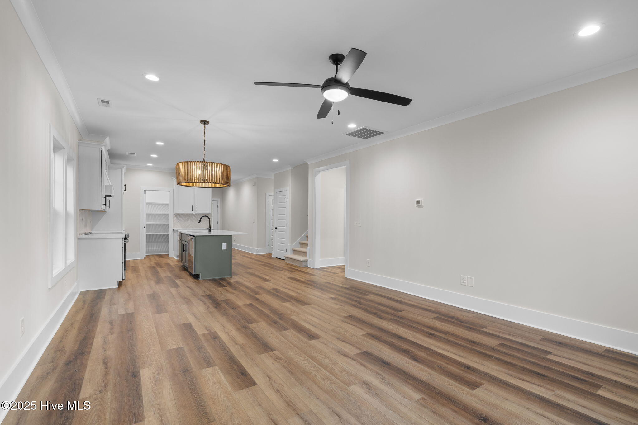 116 Pine View Boulevard