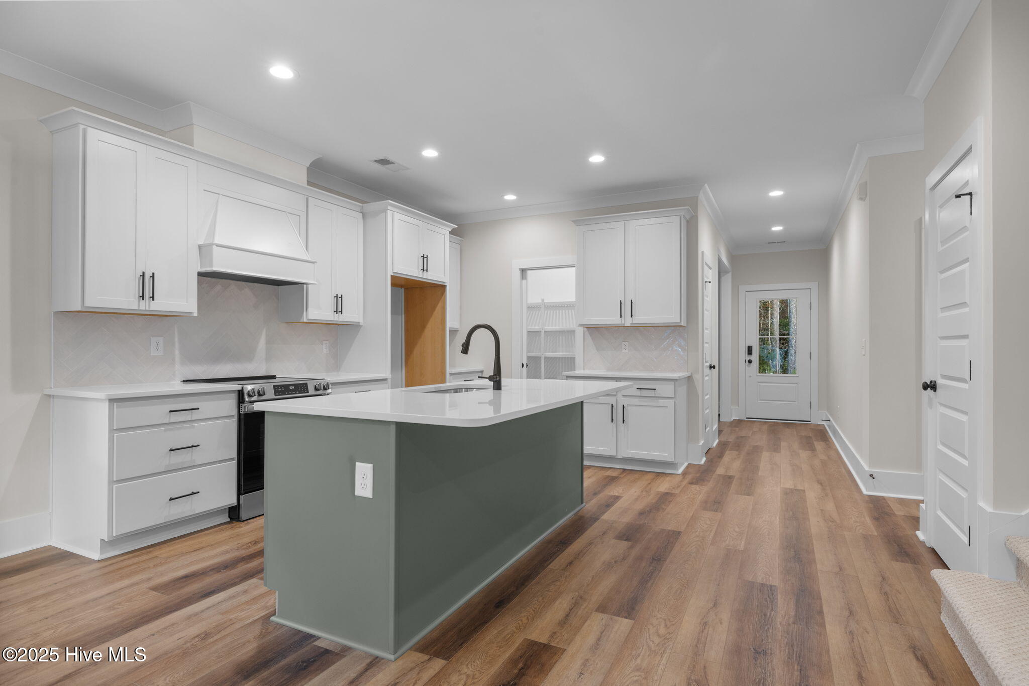 116 Pine View Boulevard