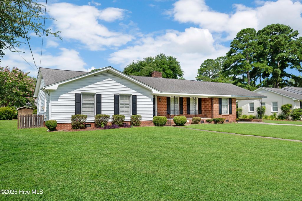 Photo of 3002 S Elm Street, Greenville, NC 27858 (MLS # 100512093)