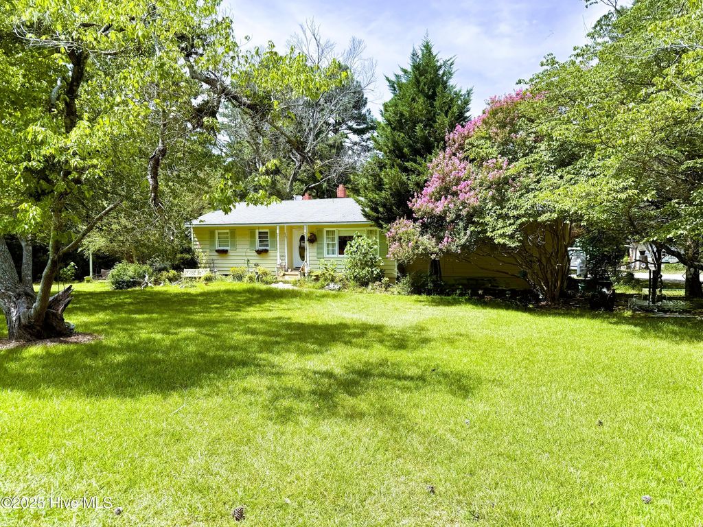 Photo of 320 Aiken Road, Southern Pines, NC 28387 (MLS # 100525485)