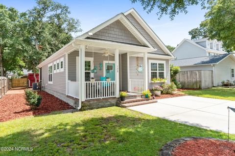 A home in Oak Island