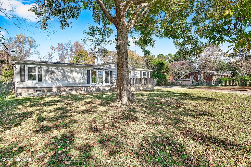 Photo of 851 Sand Ridge Road, Hubert, NC 28539 (MLS # 100541493)