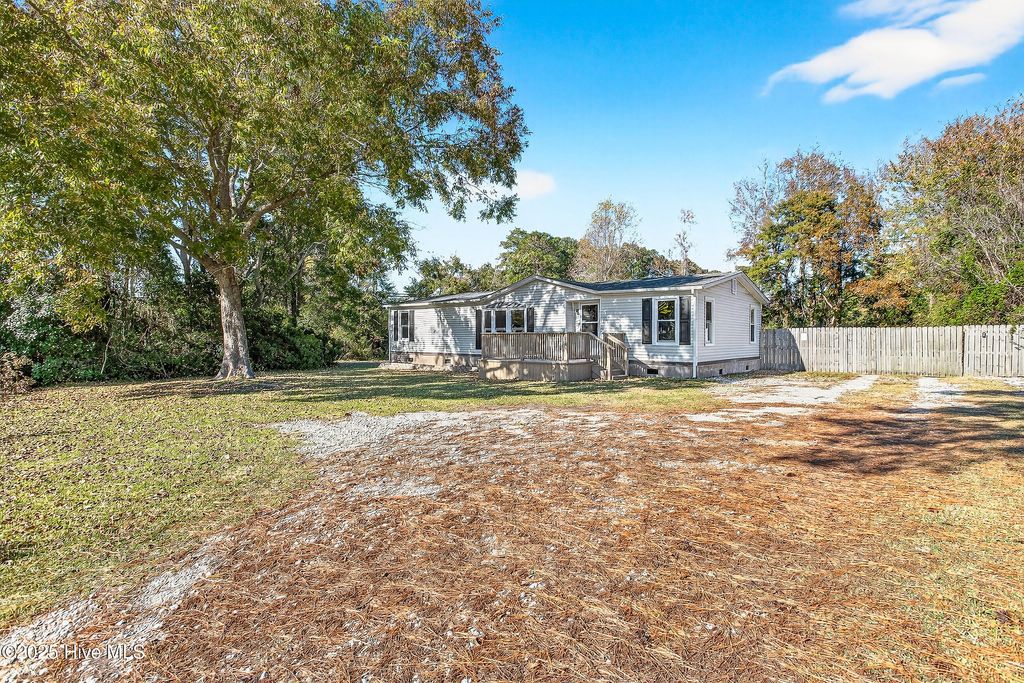 Photo of 851 Sand Ridge Road, Hubert, NC 28539 (MLS # 100541493)