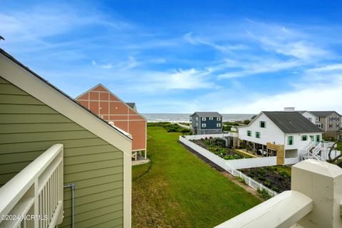 A home in Oak Island