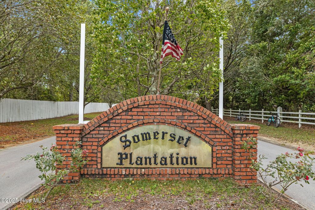 Photo of 107 Portsmouth Lane, Newport, NC 28570 (MLS # 100533856)