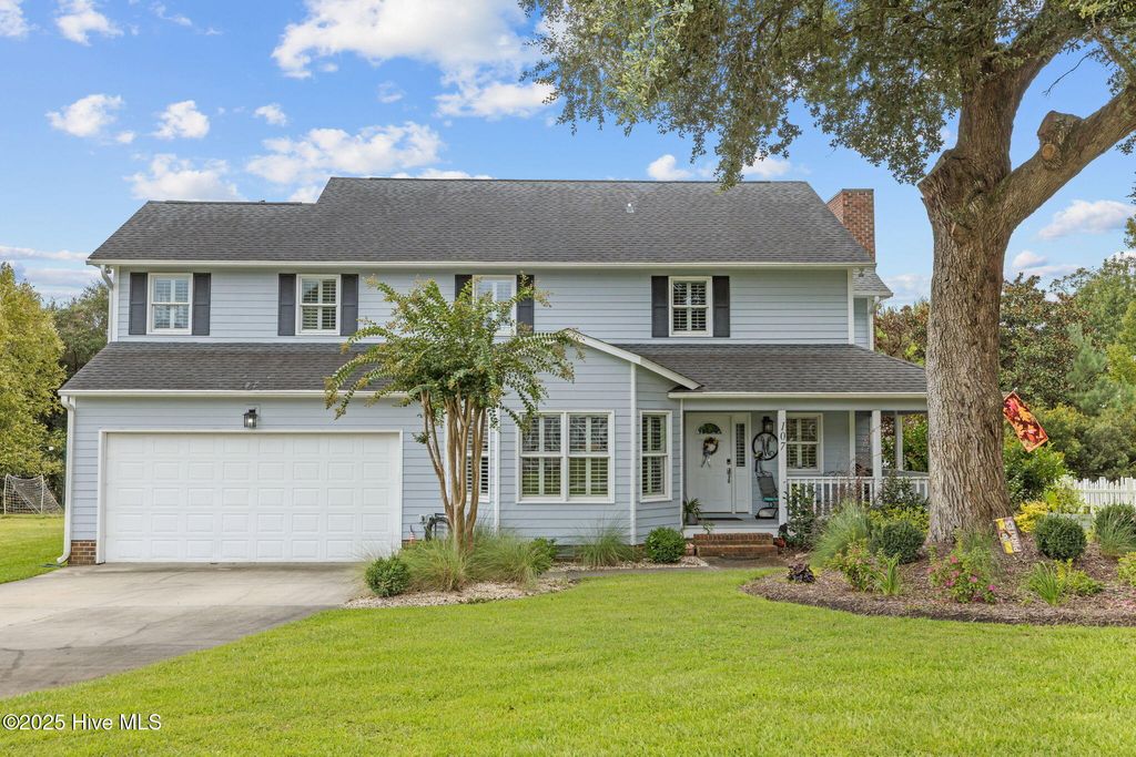 Photo of 107 Portsmouth Lane, Newport, NC 28570 (MLS # 100533856)