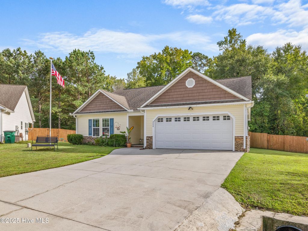 Photo of 208 Demetrius Court, Hubert, NC 28539 (MLS # 100534764)